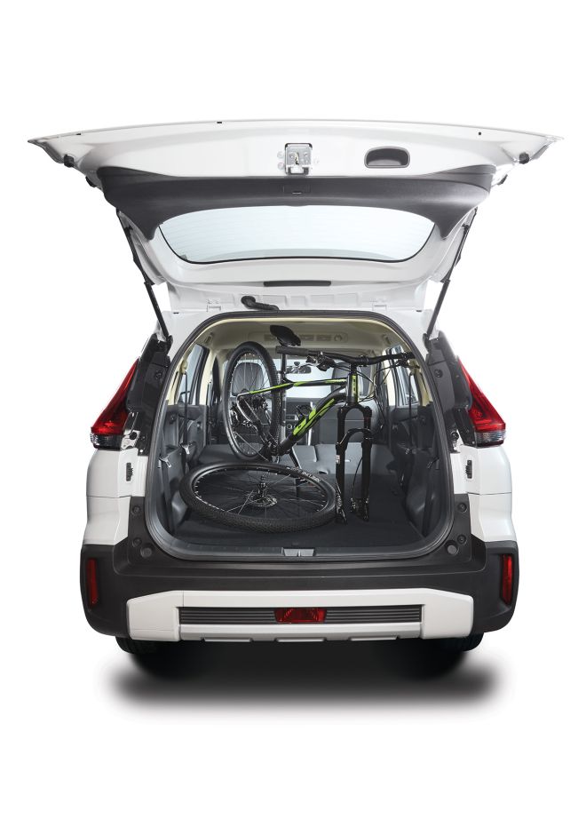 Mitsubishi Xpander Cross image
