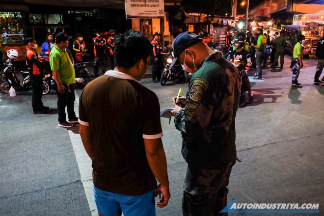 How to avoid hassles at a COVID-19 quarantine checkpoint image