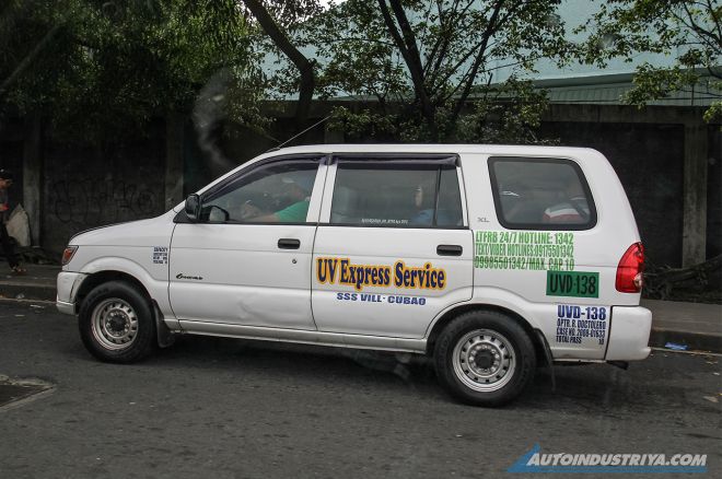 DOTr issues social distancing guidelines amidst NCR community quarantine image