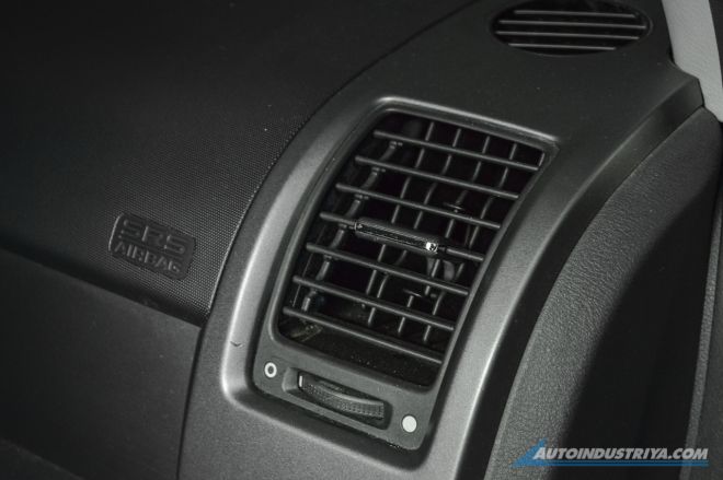 How to (properly) disinfect your car image