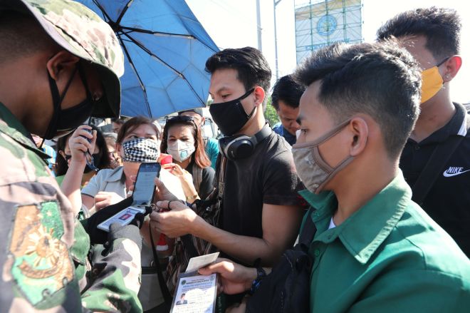 Gov&rsquo;t to give free rides for health workers, front liners during quarantine image