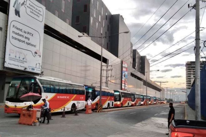 Gov&rsquo;t providing shuttles for health workers, frontliners during quarantine image