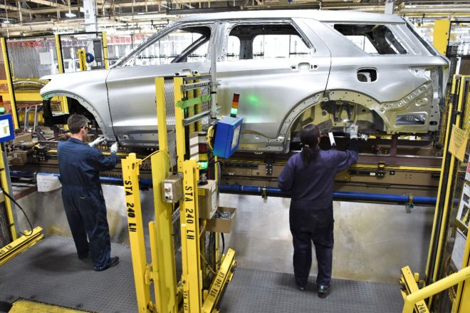 Ford cancels plan to restart production in North America on March 30 image