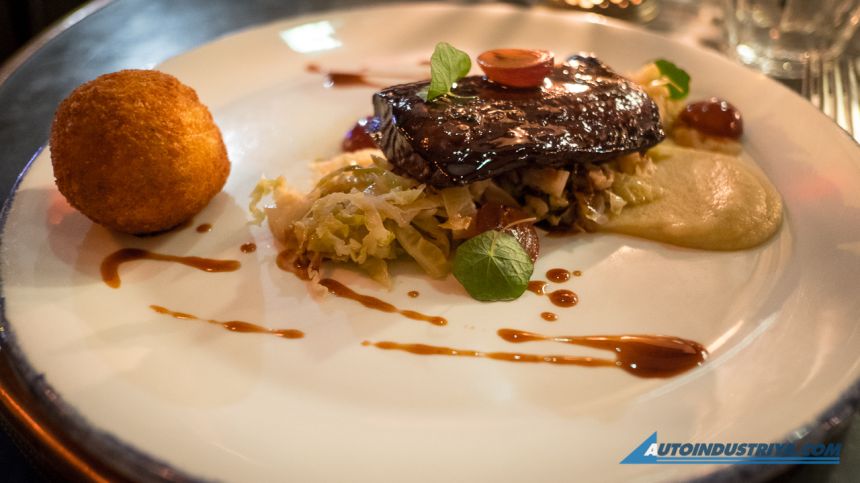 Exploring urban Vancouver in a hybrid image