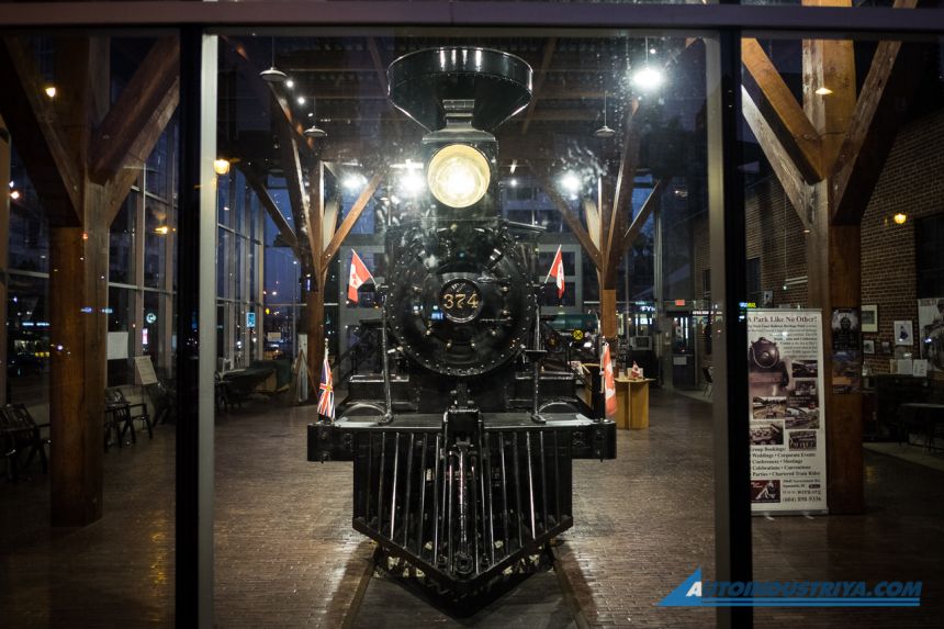 Exploring urban Vancouver in a hybrid image