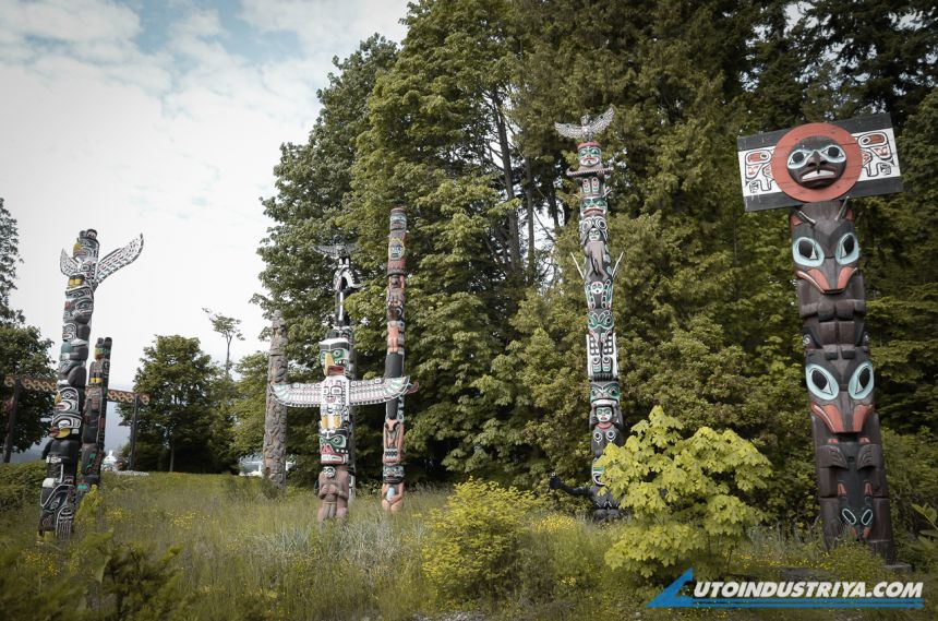 Exploring urban Vancouver in a hybrid image