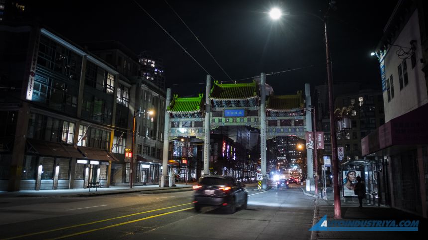 Exploring urban Vancouver in a hybrid image