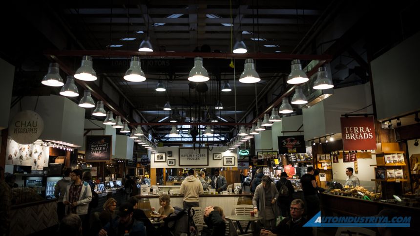 Exploring urban Vancouver in a hybrid image