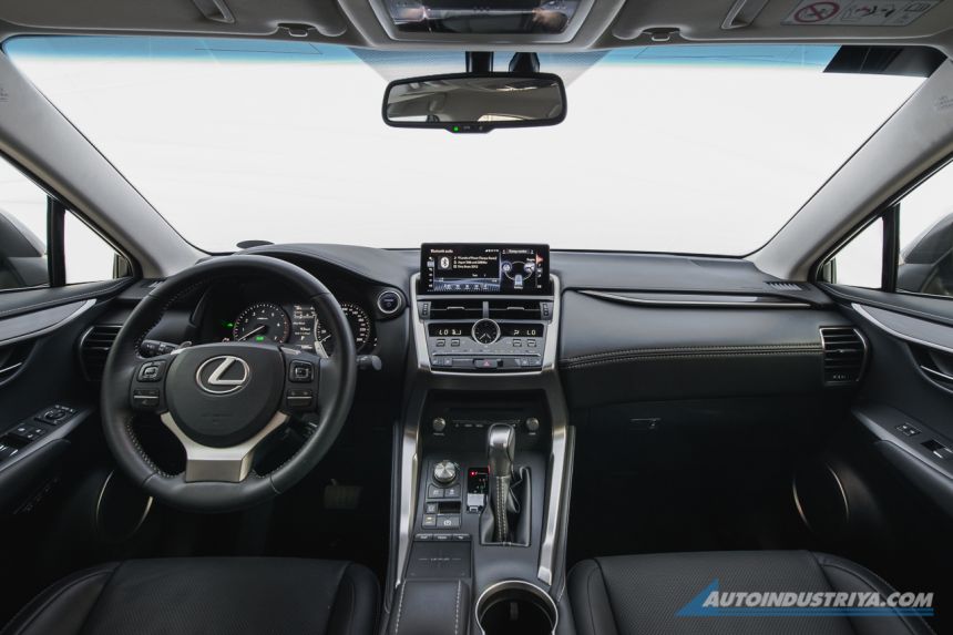 2019 Lexus NX300h image