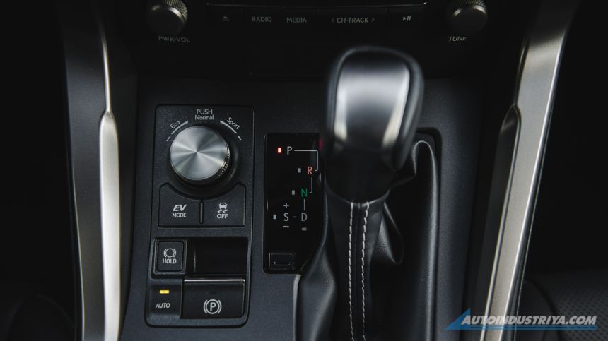 2019 Lexus NX300h image