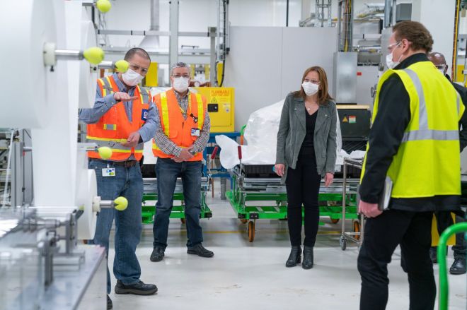 GM shares face mask production plans with over 2,000 companies image