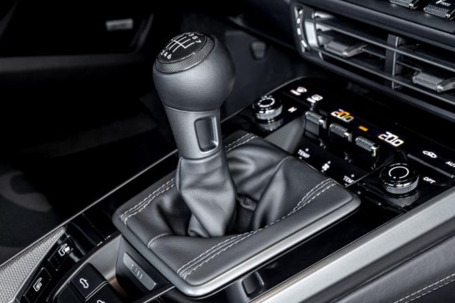 Porsche is making 7-speed manual available for new 911 Carrera image