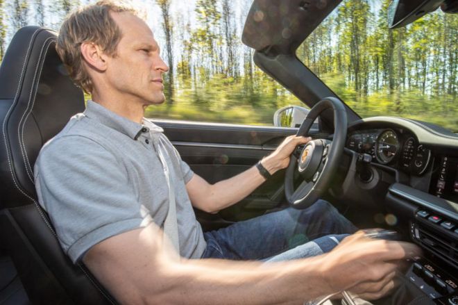 Porsche is making 7-speed manual available for new 911 Carrera image
