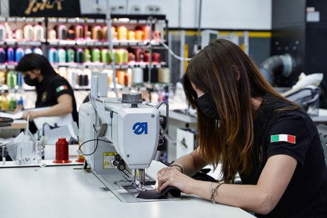 Lamborghini restarts factory in Italy after near two-month suspension image