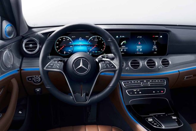 Mercedes-Benz brings steering wheels to digital age image