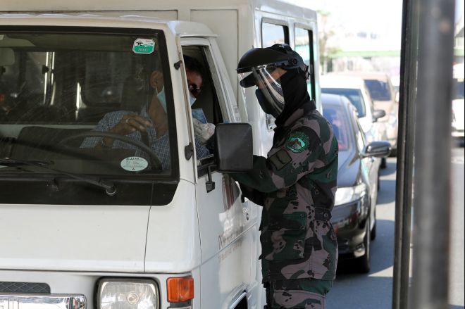 PNP: Checkpoints to remain operational in GCQ areas image