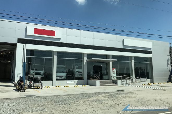 Auto dealerships in MECQ areas can now partially operate image