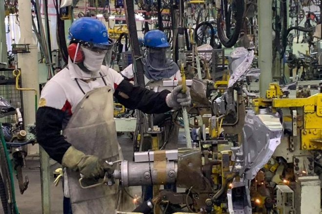 Toyota PH restarts Vios, Innova production at 50% capacity image