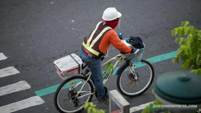 Driving with cyclists image