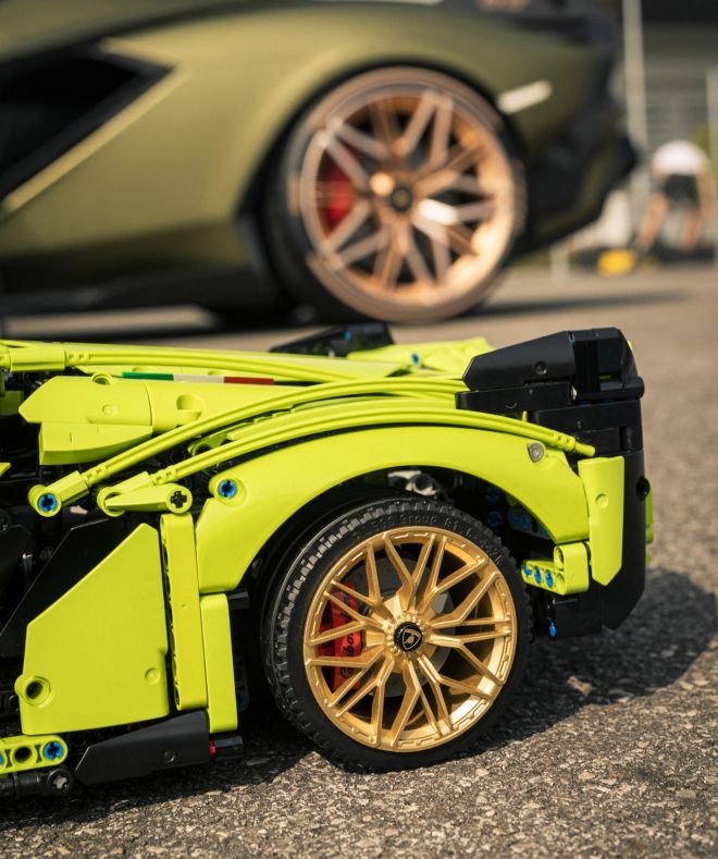 Scale-model Lamborghini Sian is the most expensive Lego kit yet image
