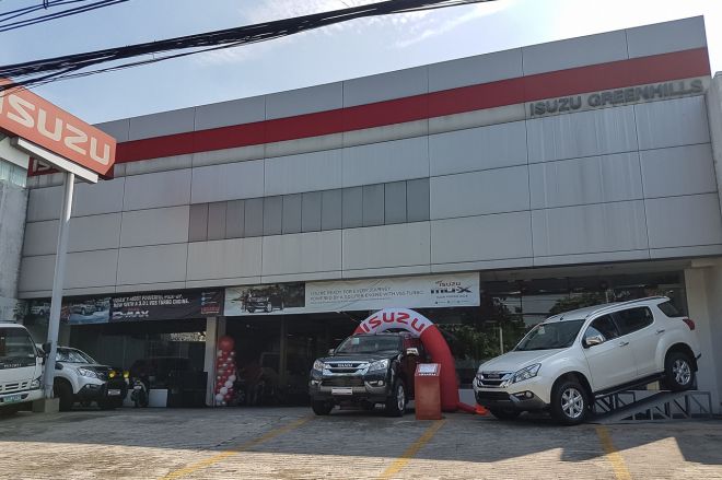 Honda Isuzu dealership down image