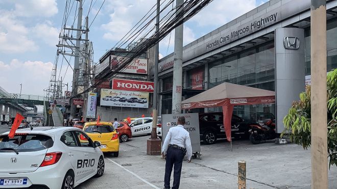 Honda Isuzu dealership down image