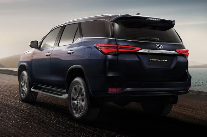 Toyota PH boss: 4-door sedans are here to stay image