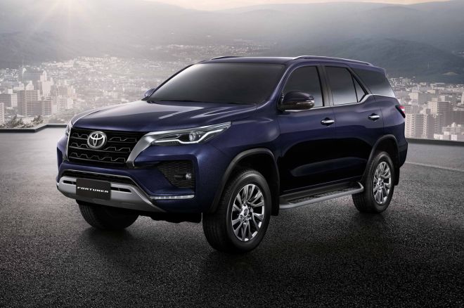 Toyota Fortuner new old image