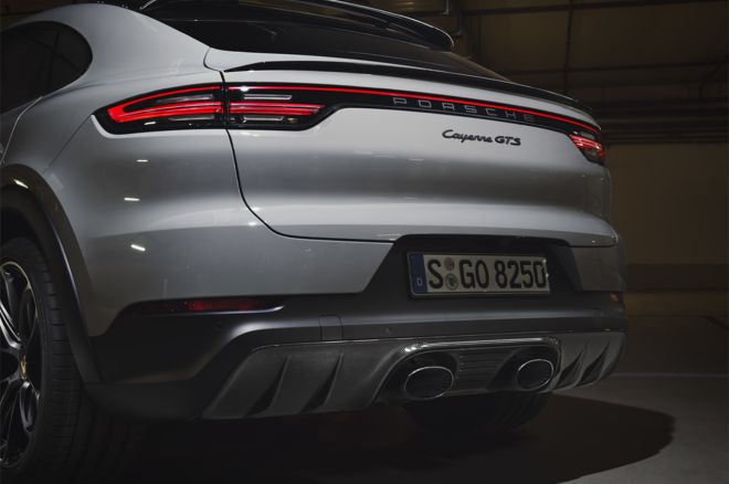 Porsche brings back V8 power to 2021 Cayenne GTS image
