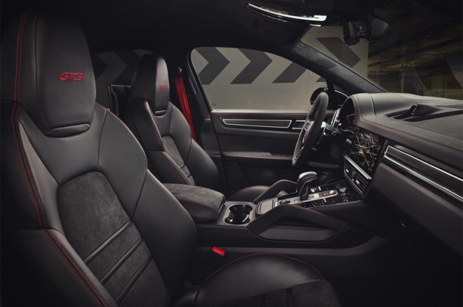Porsche brings back V8 power to 2021 Cayenne GTS image