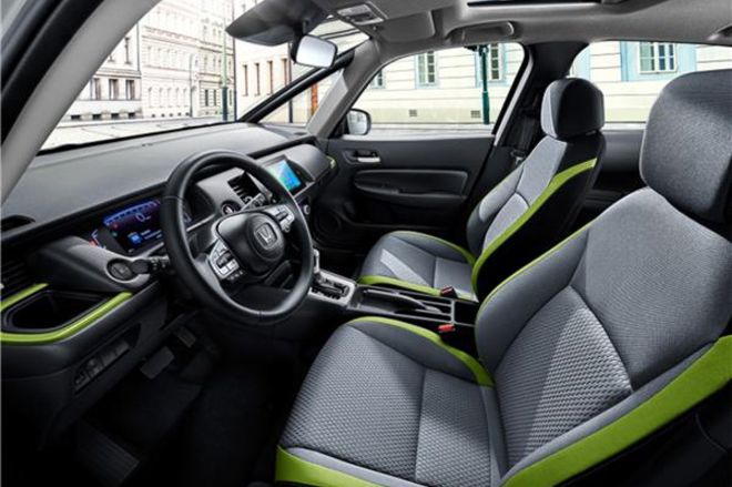 2020 Honda Jazz gets a front grill...in China image