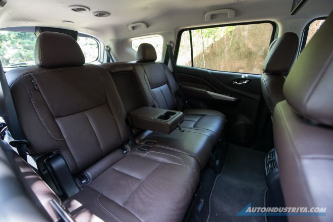 Why are SUVs so popular in the Philippines? image