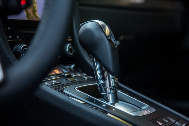 Porsche 718 Cayman GT4, Boxster Spyder now comes with PDK image