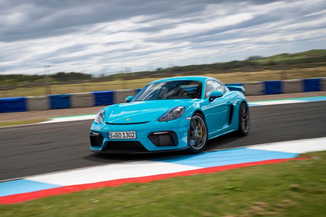 Porsche 718 Cayman GT4, Boxster Spyder now comes with PDK image