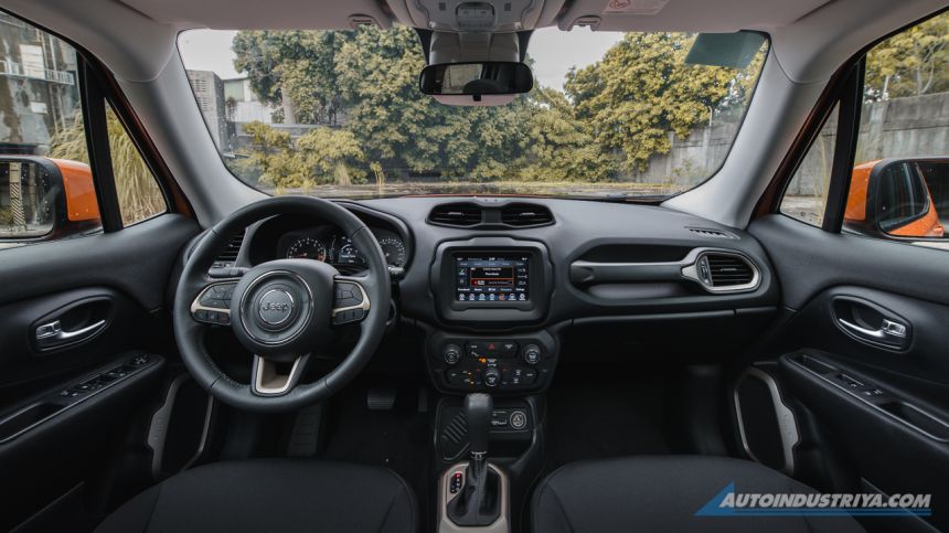 2020 Jeep Renegade Longitude image