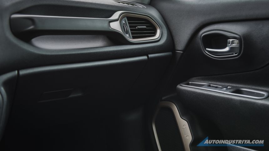 2020 Jeep Renegade Longitude image