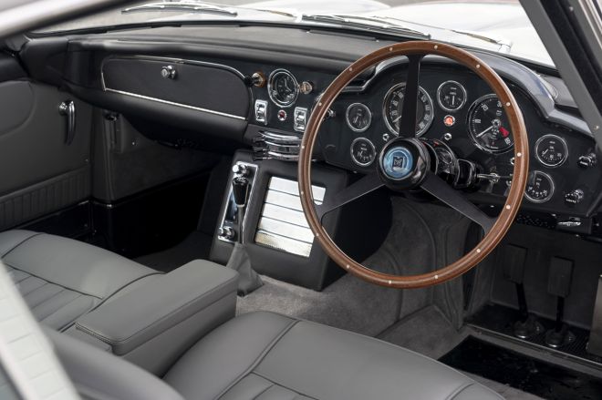This is the first new Aston Martin DB5 in 55 years image