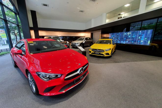 There are no sales agents at new Mercedes-Benz BGC showroom image