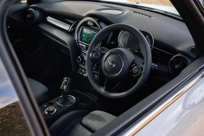 2021 Mini Cooper SE electrifies Bangkok Motor Show image