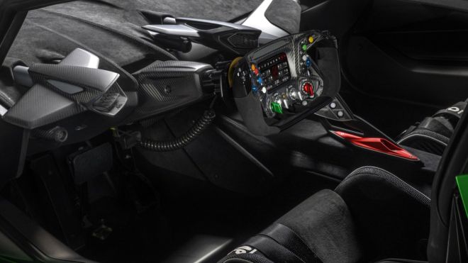 Lamborghini Essenza SCV12 is a track day toy for millionaires image