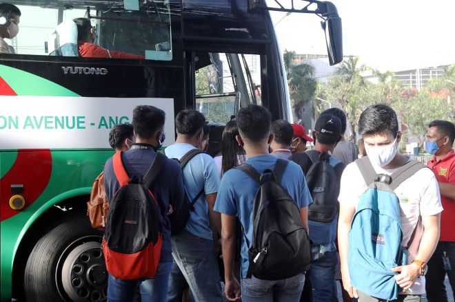 Traffic grips Metro Manila, surrounding provinces hours before MECQ image