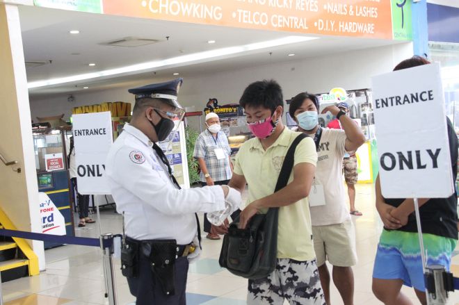 Traffic grips Metro Manila, surrounding provinces hours before MECQ image