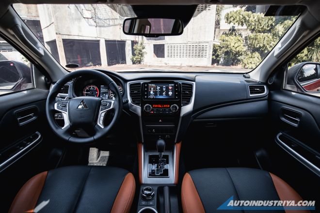 2020 Mitsubishi Strada Athlete 4x4 A/T image