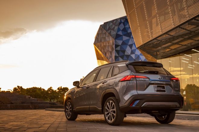 Does the Vietnam-spec Toyota Corolla Cross look better than Thailand? image