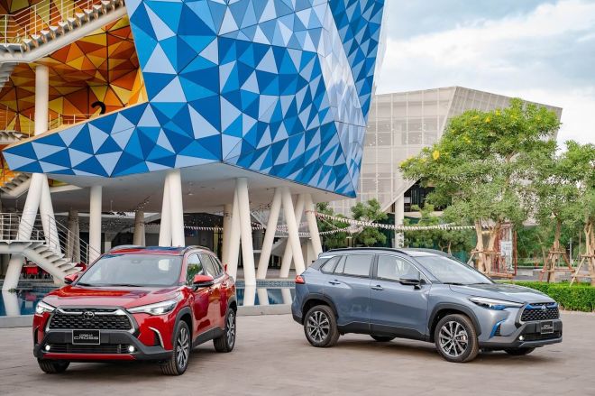 Does the Vietnam-spec Toyota Corolla Cross look better than Thailand? image