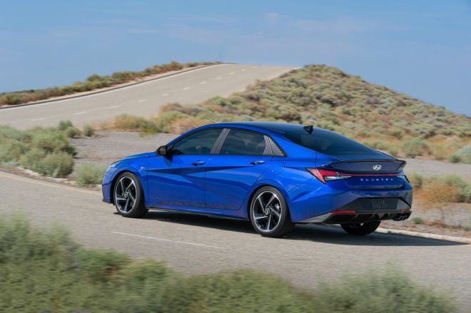Sibling rivalry: Hyundai Elantra wants to pick a fight with Kia Forte GT image