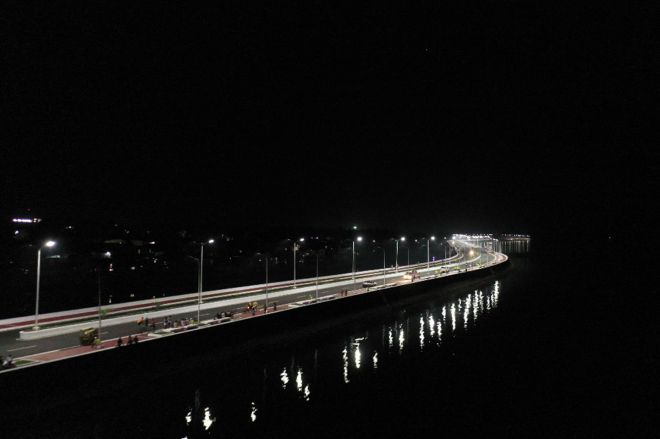 Sorsogon City Coastal Road looks beautiful even at night image