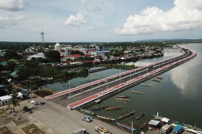 Sorsogon City Coastal Road looks beautiful even at night image
