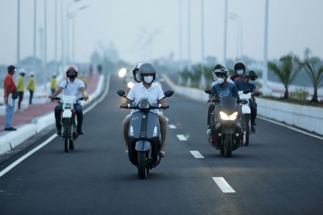 Sorsogon City Coastal Road looks beautiful even at night image