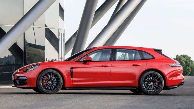 2021 Porsche Panamera is the practical 911 for grown ups image